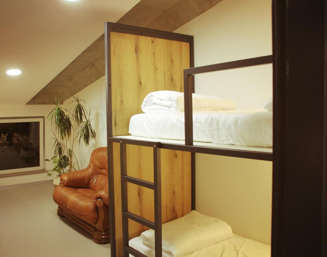 Garage Hostel ノヴァ・ゴリツァ エクステリア 写真