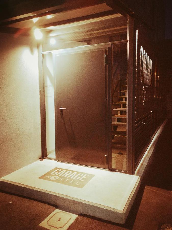 Garage Hostel ノヴァ・ゴリツァ エクステリア 写真